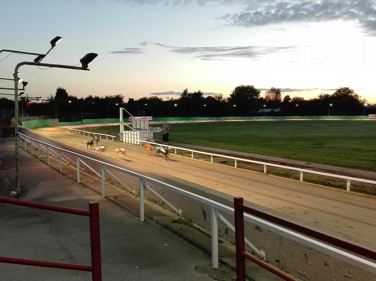 Explorando a Emocionante Pista de Doncaster: Uma Jornada pelos 450 Metros de Emoção!